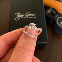 1.25 ctw Round Accented Solitaire Set
