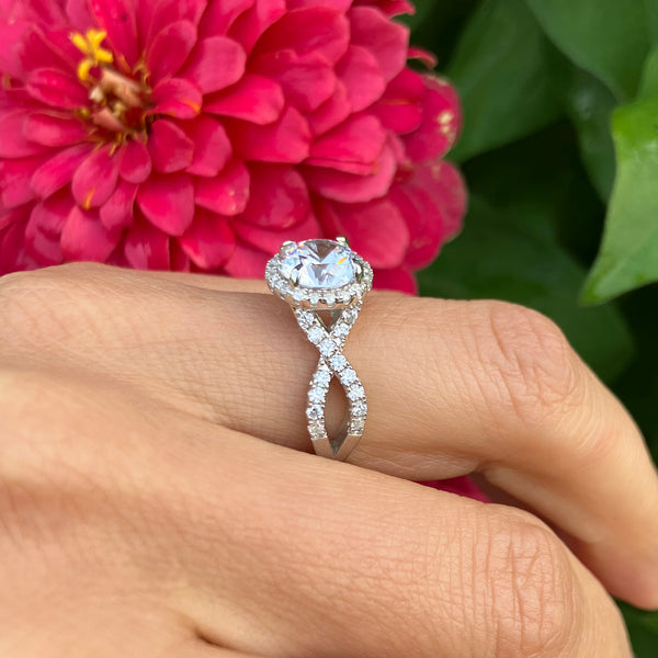 2.25 ctw Round Twisted Halo Ring