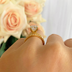 2 ct Classic V Style 4 Prong Solitaire Half Eternity Set - Yellow GP