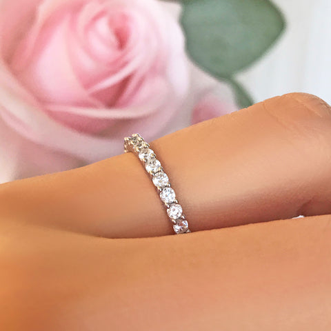 1 ct Classic V Style 4 Prong Solitaire Ring - 10k White Gold