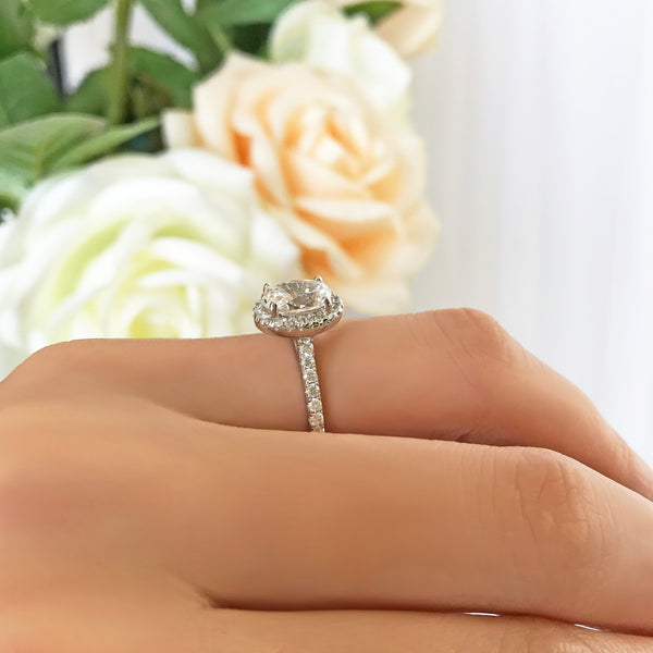 1.5 ctw Oval Halo Ring