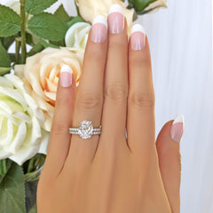 3.25 ctw Oval Accented Solitaire Set