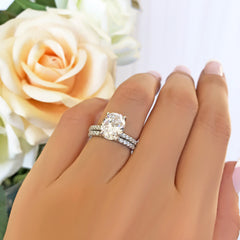 3.25 ctw Oval Accented Solitaire Set