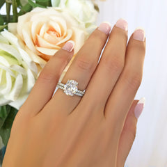 3.25 ctw Oval Accented Solitaire Set