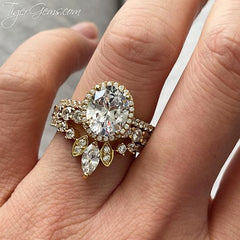 3.25 ctw Oval Halo Ring - 10k Solid Yellow Gold, Sz 4