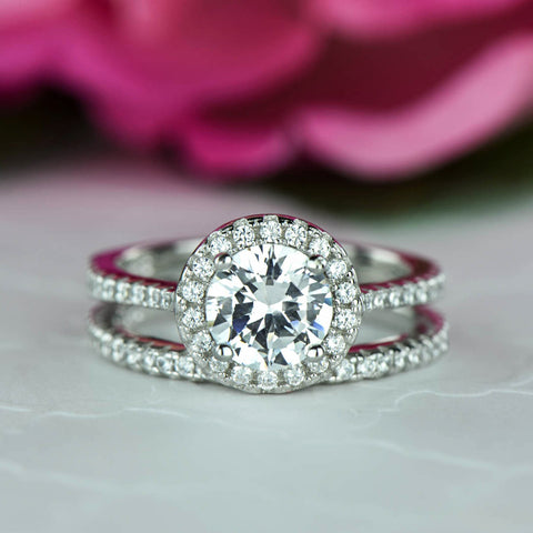2.25 ctw 4 Prong Round Accented Art Deco Solitaire Set