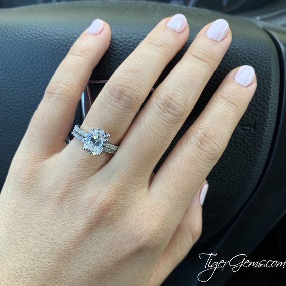 3.25 ctw Oval Accented Solitaire Set