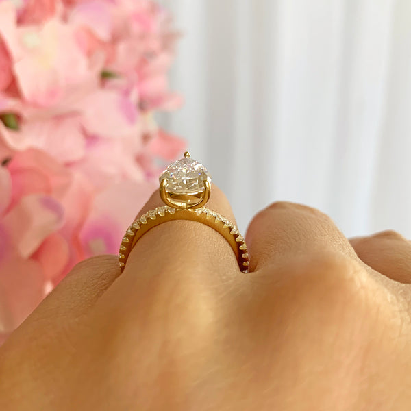 3.25 ctw Pear Accented Solitaire Ring - 10k Solid Yellow Gold, Sz 7