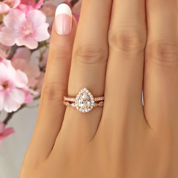 Rose gold online pear halo