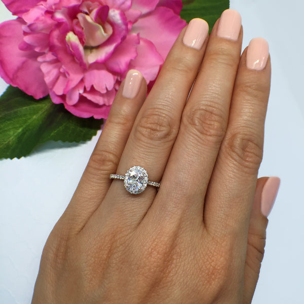 1.5 ctw Oval Halo Ring