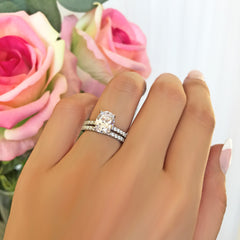 2.25 ctw Oval Accented Solitaire Set