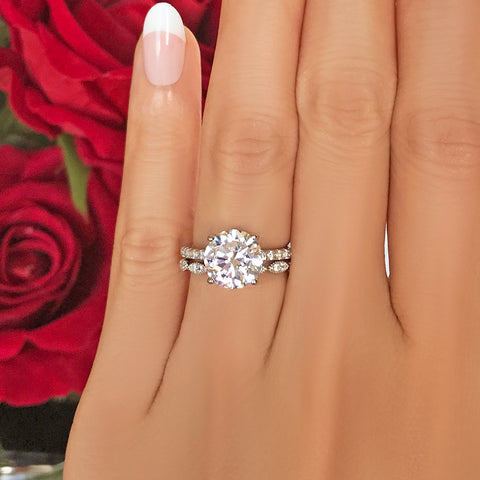 1.25 ctw Oval Accented Ring