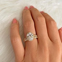 3.25 ctw Oval Halo Ring - 10k Solid Yellow Gold, Sz 4