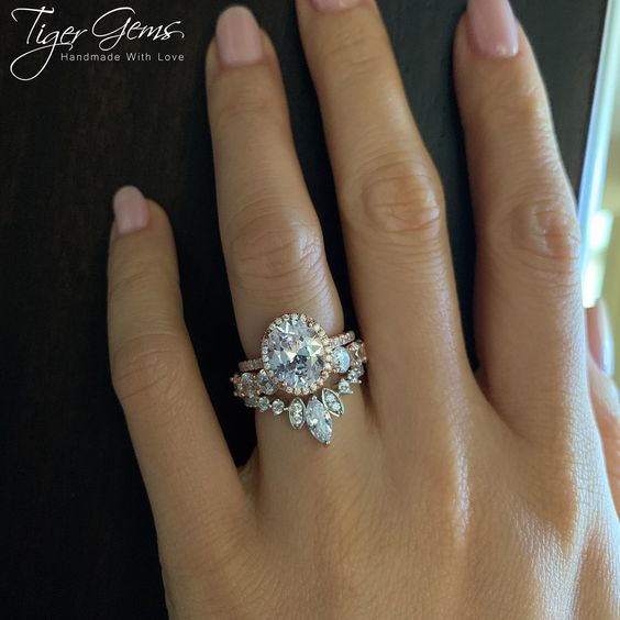 3.25 ctw Oval Halo Ring - Rose GP