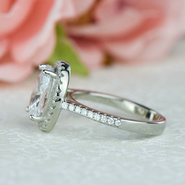 3.25 ctw Oval Halo Ring